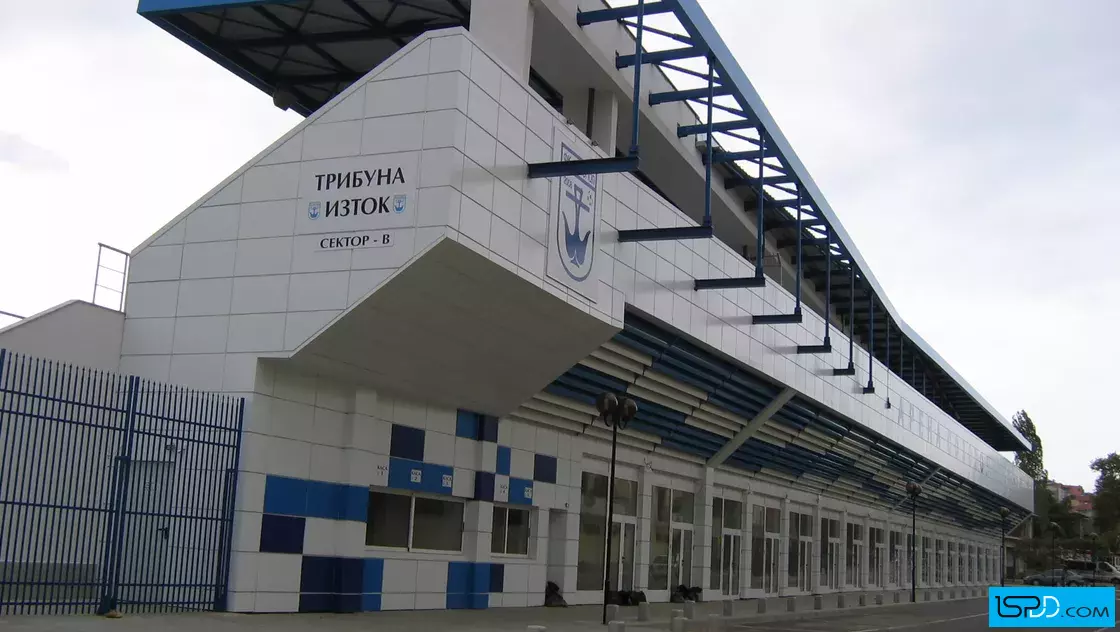 Реконструкция на градски стадион