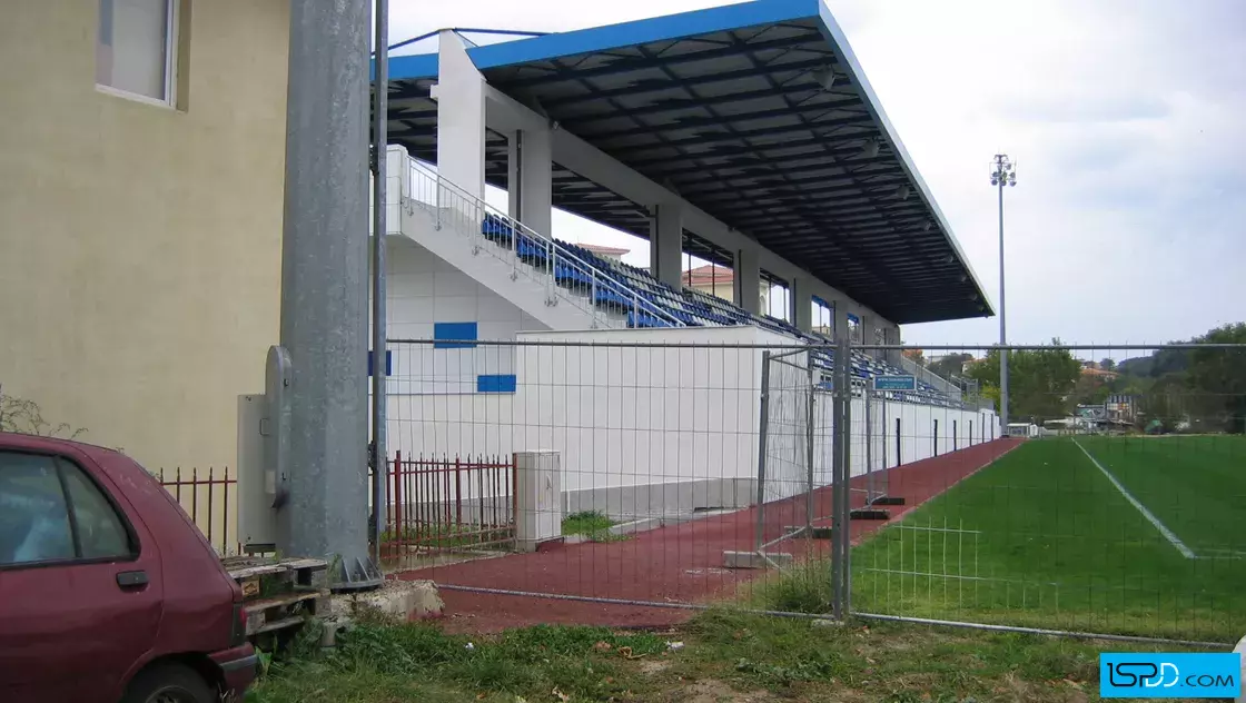 Реконструкция на градски стадион