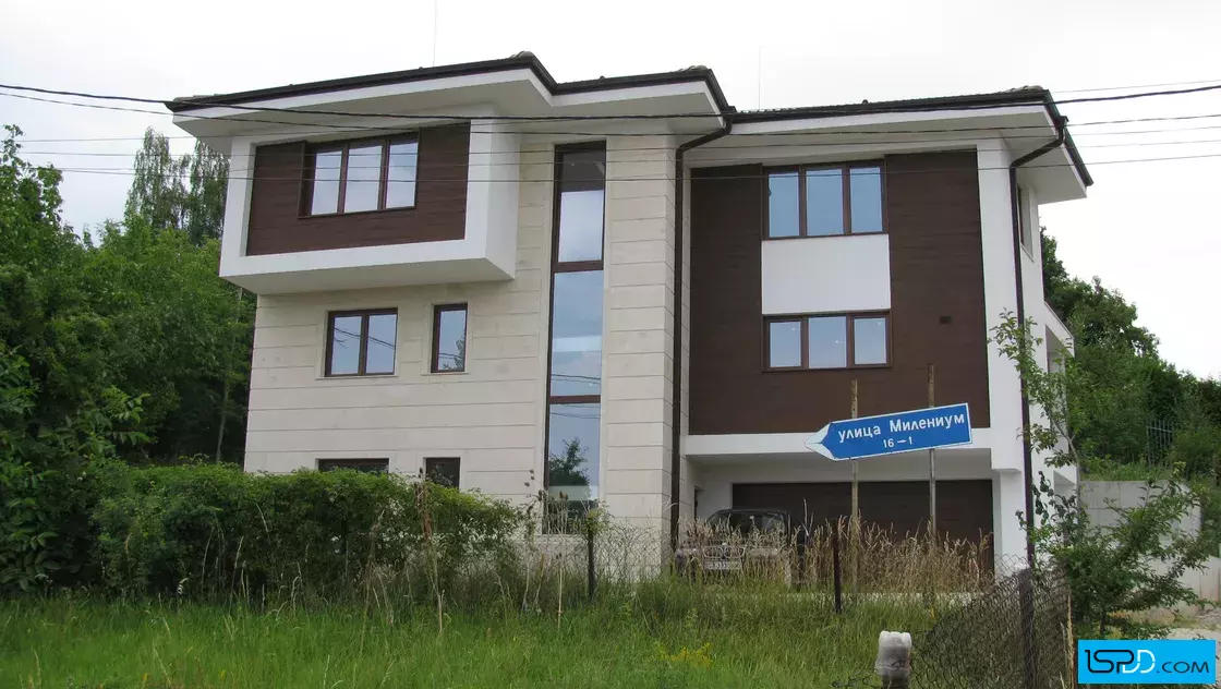 Еднофамилна къща в гр. Банкя